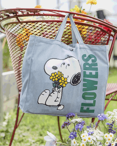 Peanuts Snoopy Flowers Market Tote