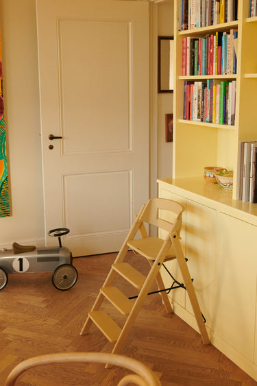 Klapp Højstol i 100% Genanvendeligt Plast Dessert Sand