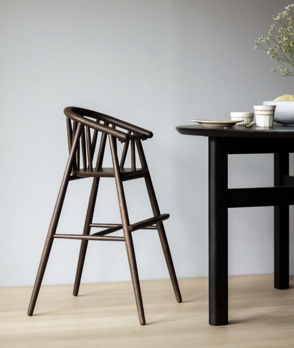 Saga High Chair, Smoked Oak