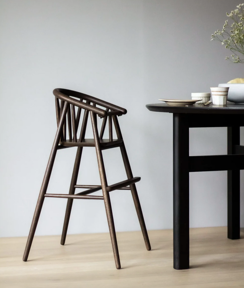 Saga High Chair, Smoked Oak