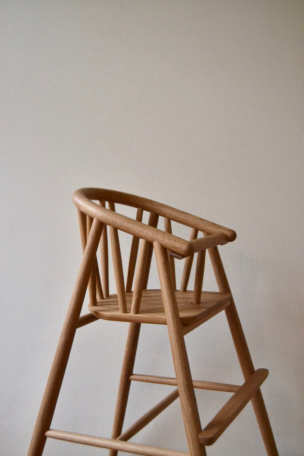 Saga High Chair, Oak